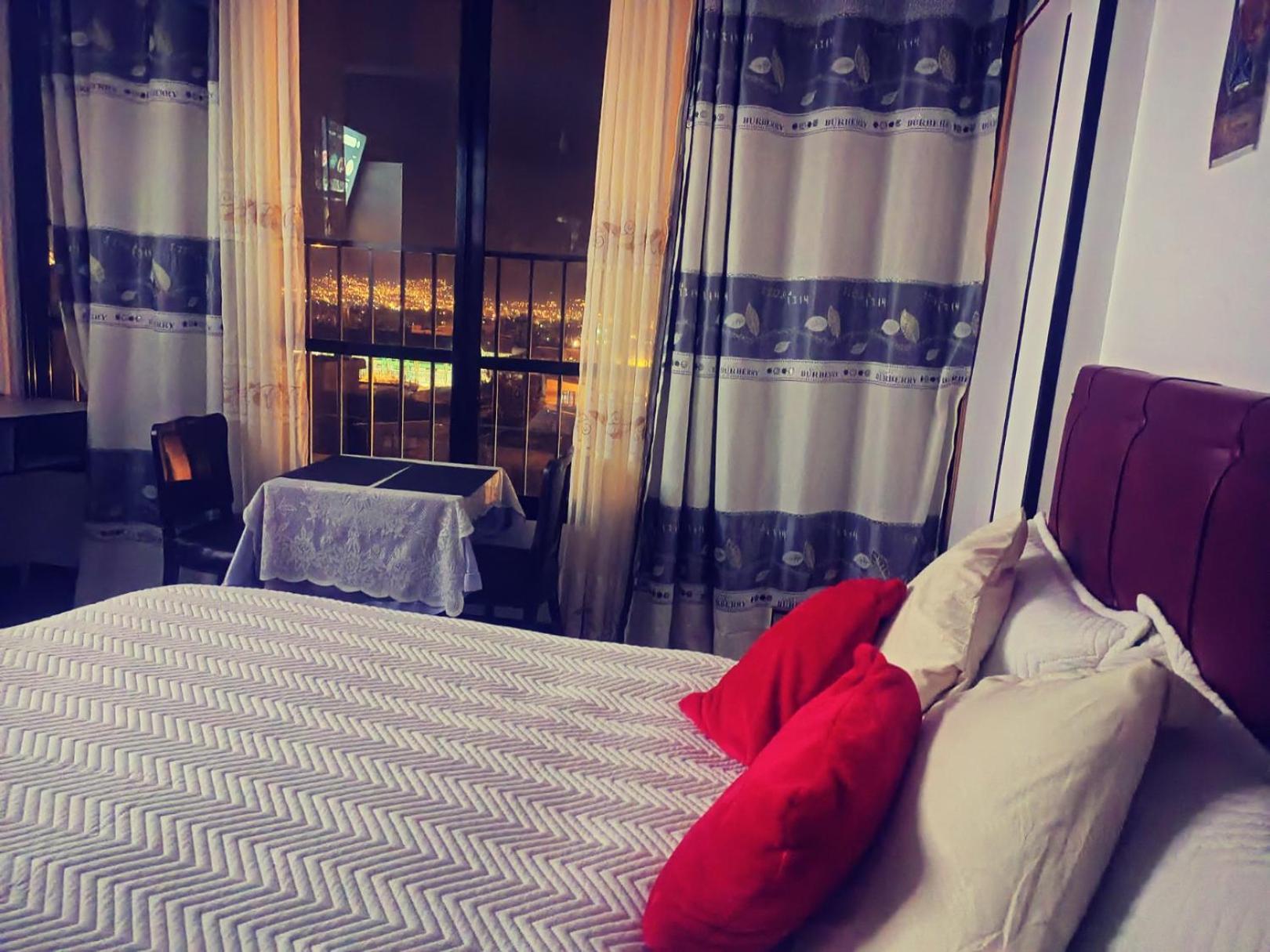 Casa Qura Qura Hostel Cochabamba Ngoại thất bức ảnh